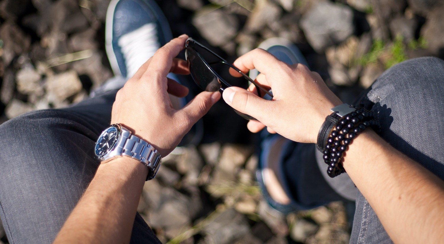 Las pulseras de moda que todo hombre debe llevar