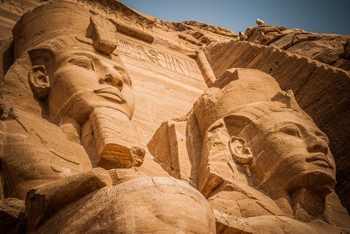 En el Antiguo Egipto, la higiene era importantísima: mucha gente se afeitaba el cuerpo para combatir el calor y los piojos.