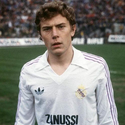 La primera marca que vistió el Madrid fue Adidas. Además, Emilio Butragueño firmó en 1988 un contrato promocional con Joma.