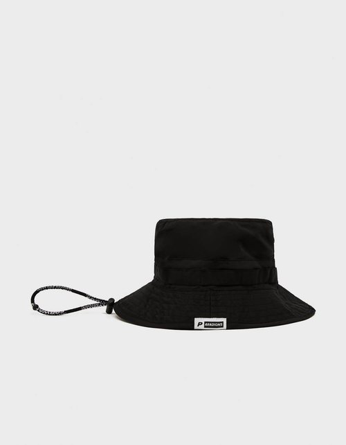 Bucket hat negro.