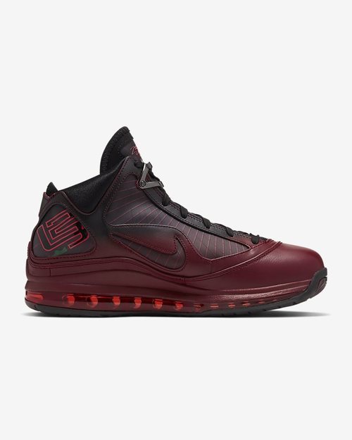 Las nuevas LeBron 7 'Xmas' Retro son las botas perfectas para regalar esta Navidad.