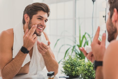 Aceites, bálsamos, acondicionadores o cremas especiales, los productos básicos para hidratar la barba.