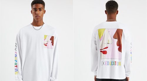 Sudadera blanca 'Sex Education' x Pull & Bear dibujo Maeve y Jackson.