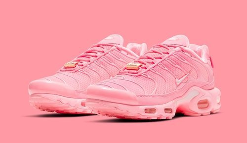 Las Air Max Plus 'Atlanta' combinan un tono rosa chicle y detalles dorados.