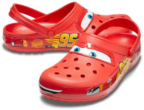 Las crocs de Rayo McQueen originales salieron en 2019.